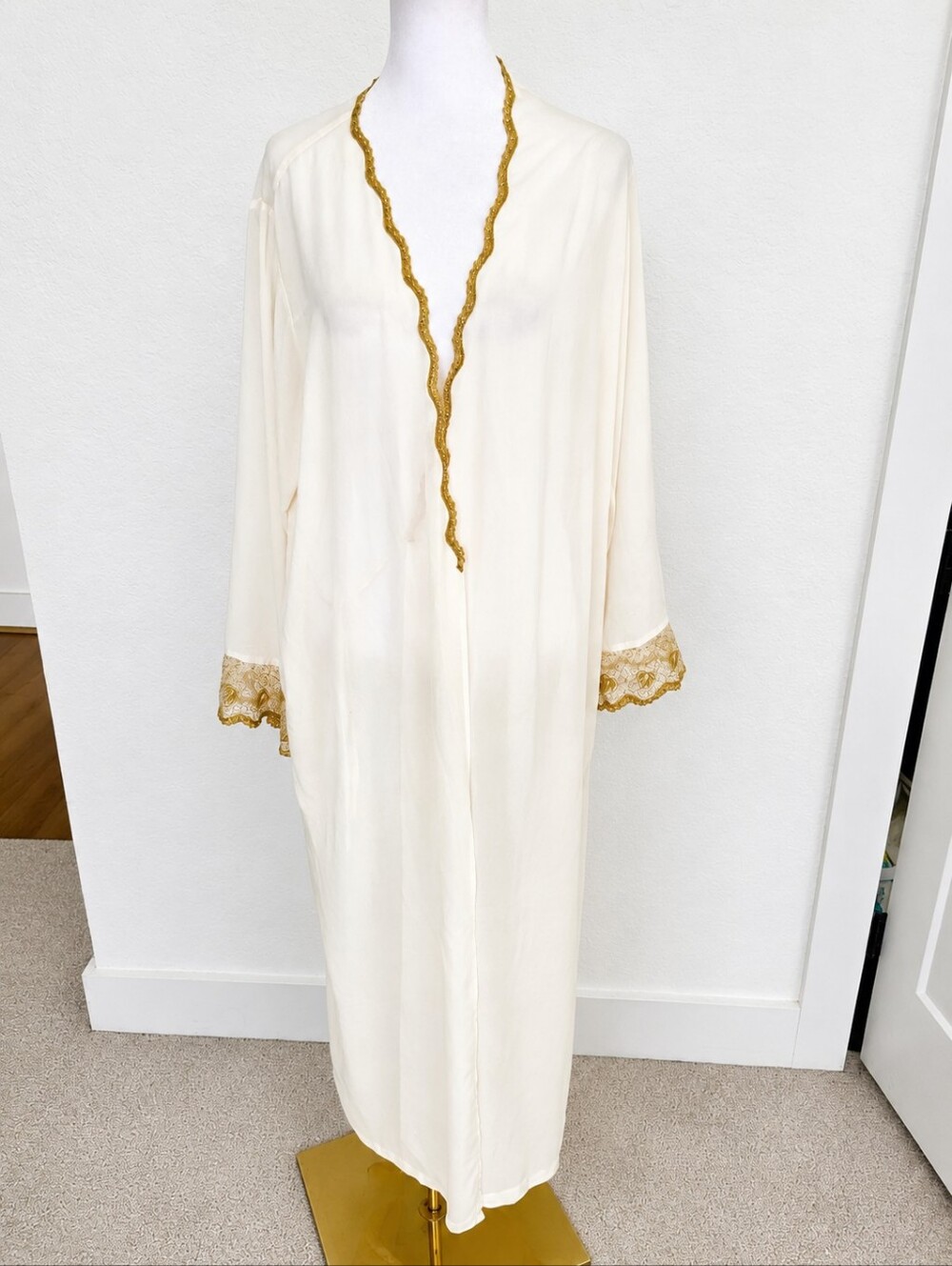 Vintage Victoria's Secret Sheer Ivory Gold Embroidered Maxi Robe Y2K M/L Peignoi - Picture 2 of 11